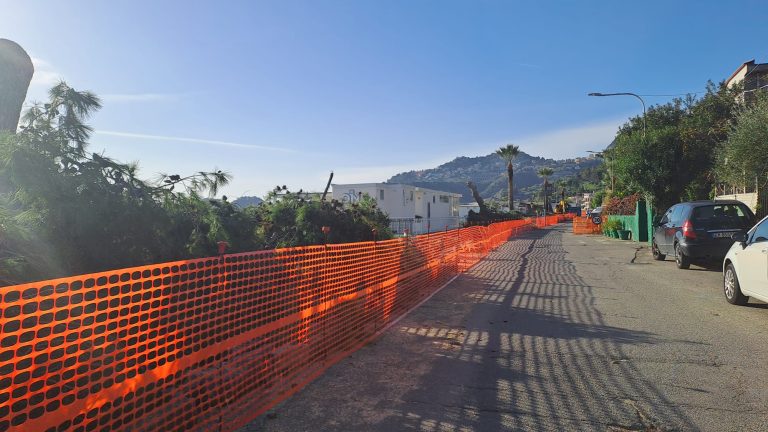 Taormina, procedono i lavori per il “nuovo” lungomare di Mazzeo