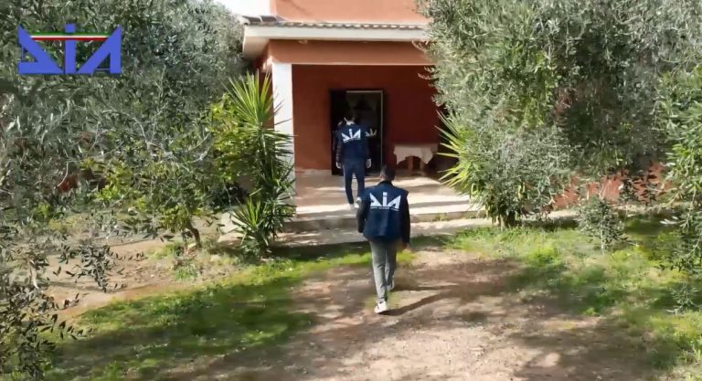 Camorra, blitz contro il clan degli “scissionisti”: 53 misure cautelari