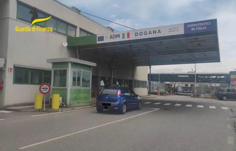 Tenta di attraversare confine con 26mila euro e debiti col fisco