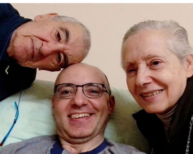 Natale di speranza: Padre Francesco commuove Taormina e Letojanni