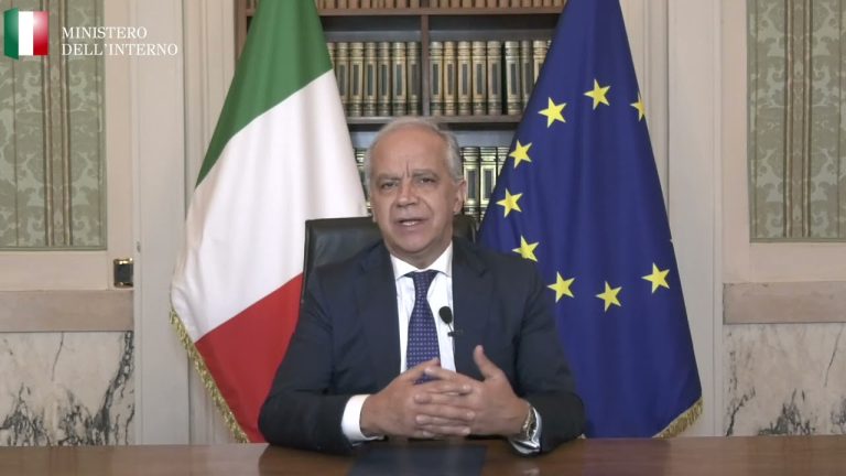 Natale 2024, gli auguri del Ministro dell’Interno