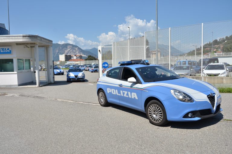 Si fingevano sordo muti: tentativo di truffa in un centro commerciale