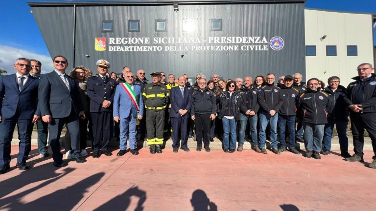 Schifani visita centro regionale della Protezione Civile: “Fiore all’occhiello”