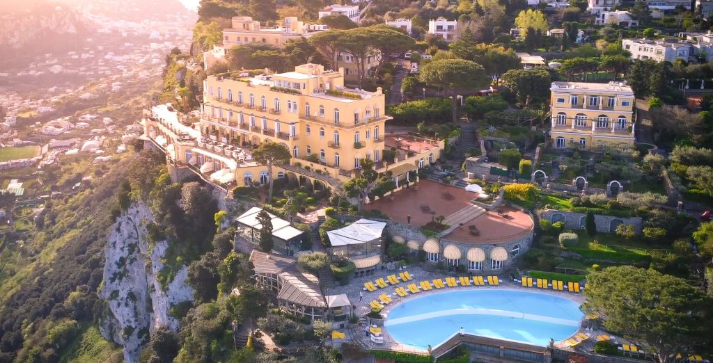 Statuto re del lusso: acquisito per 180 milioni un altro hotel da sogno 1 Caesar Agustus