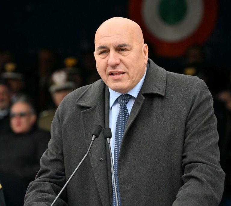 Cybersicurezza, Crosetto: “Serve un approccio inclusivo e innovativo”