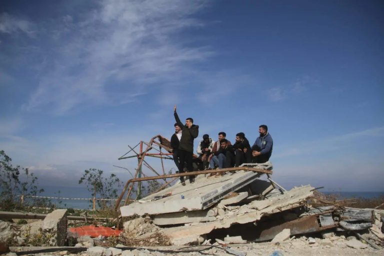 Gaza, liberati altri tre ostaggi israeliani