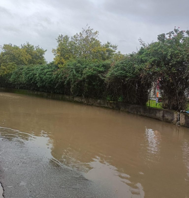 Maltempo a Taormina, emergenza allagamenti: Via Arancio come un fiume