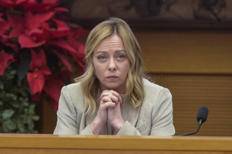 Meloni: “Avanti a difesa dell’Italia senza esitazioni”