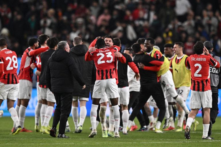 Il Milan ribalta l’Inter da 2-0 a 2-3 e vince la Supercoppa Il Milan ribalta l’Inter da 2-0 a 2-3 e vince la Supercoppa