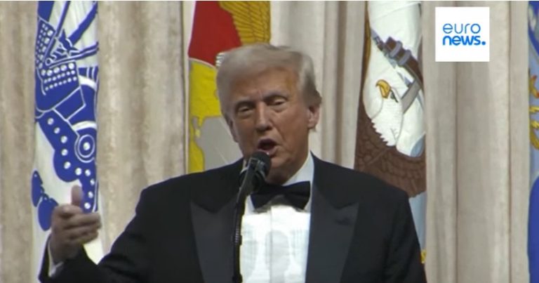 Dalla “pace con la forza” allo “stop agli aiuti”: il primo giorno di Trump