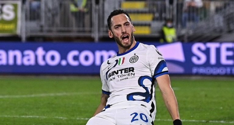 L’Inter perde Calhanoglu per 2-3 settimane