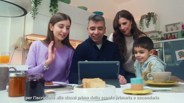 Scuola, al via le iscrizioni 2025-26 Scuola, al via le iscrizioni 2025-26