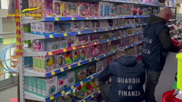 Sequestrati un milione di articoli non in regola Sequestrati un milione di articoli non in regola