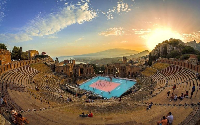 L’Italvolley al Teatro Antico di Taormina: incontro al palazzo municipale