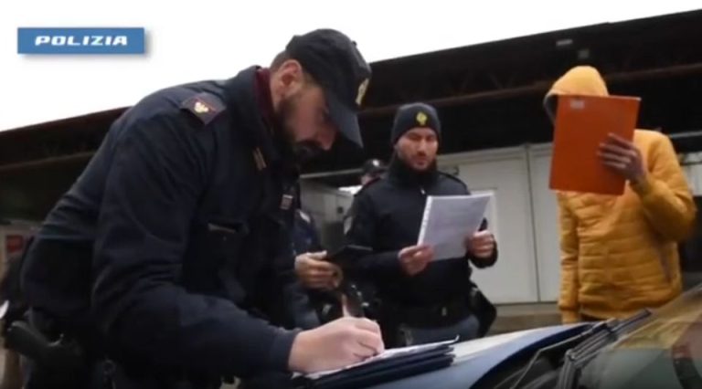 Badanti con falsi permessi di soggiorno, 19 arresti