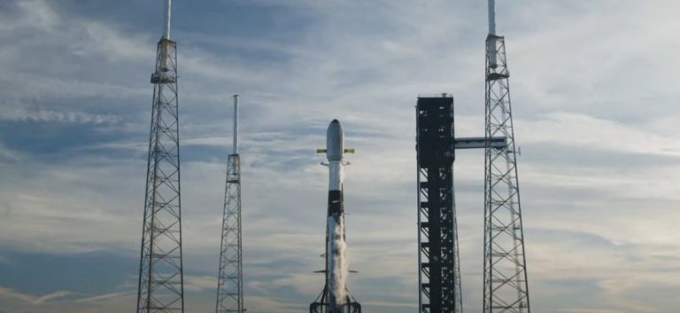 SpaceX lancia un’altra serie di satelliti