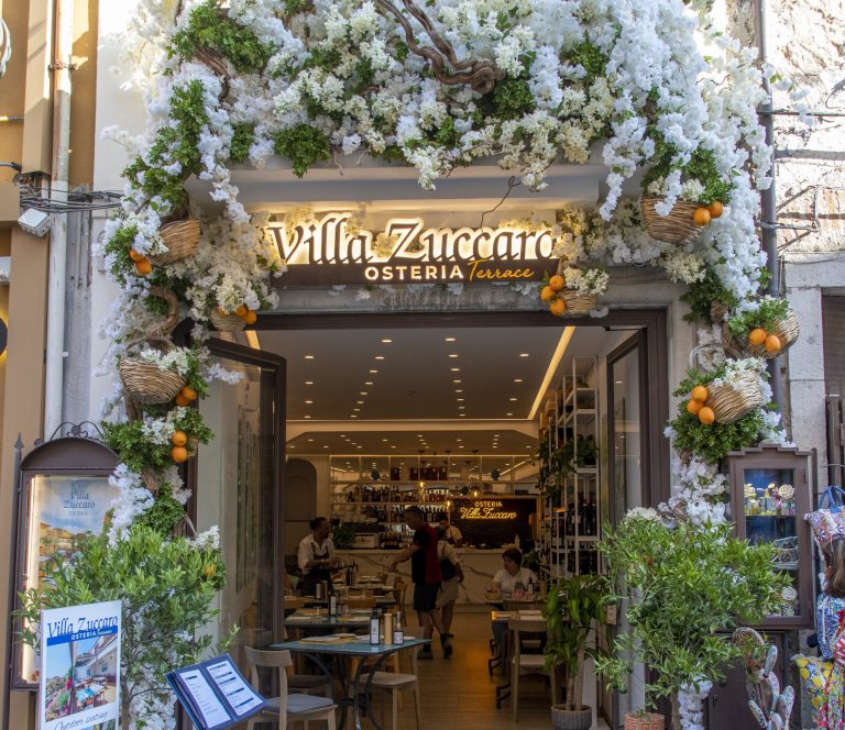 San Valentino a Taormina, serata magica con menù speciale all’Osteria Villa Zuccaro (VIDEO)
