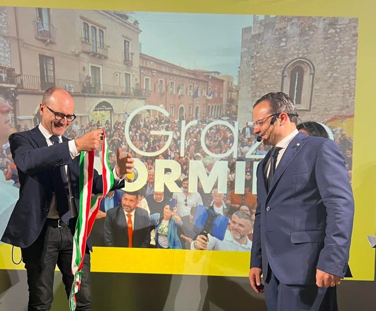 De Luca in versione Hoffman annuncia “il viaggio per la Sicilia”: Brocato sempre più sindaco di Taormina