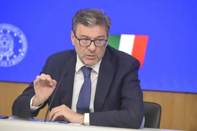 Giorgetti: “Risparmi 2024 da utilizzare se serve in futuro”