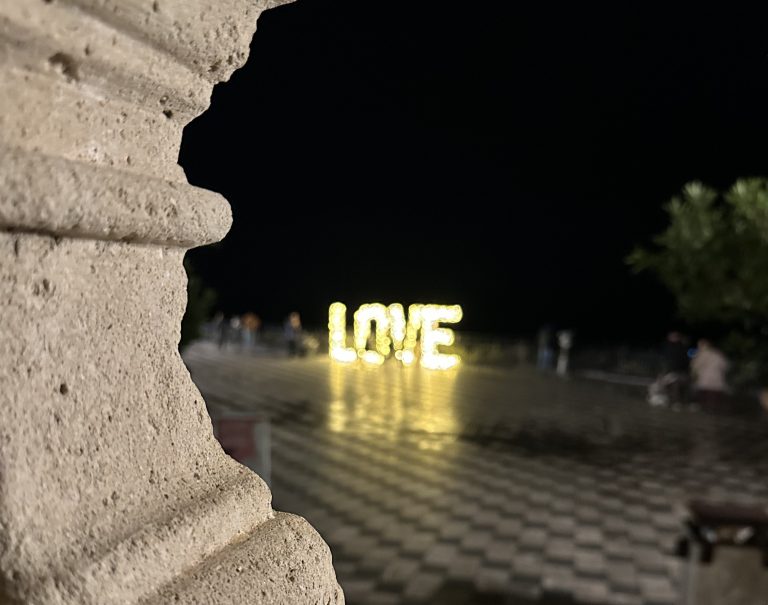“Fate l’amore a Taormina”: parcheggi a tariffa speciale per San Valentino