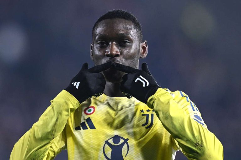 Kolo Muani trascina la Juve, Como battuto 2-1