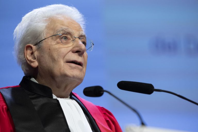Mattarella: “La pace va costruita e all’Ue servono idee nuove”