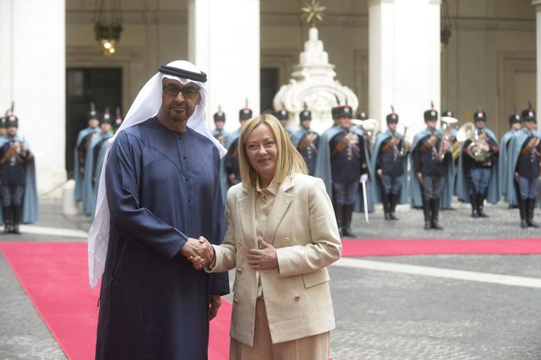 Italia-Emirati Arabi, Meloni: “40 miliardi di investimenti”. Al Sud riflettori anche su Taormina