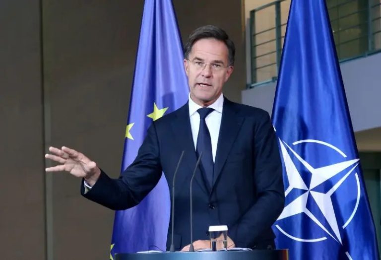 Ucraina, Rutte: “Gli europei devono combattere per stare al tavolo delle trattative”