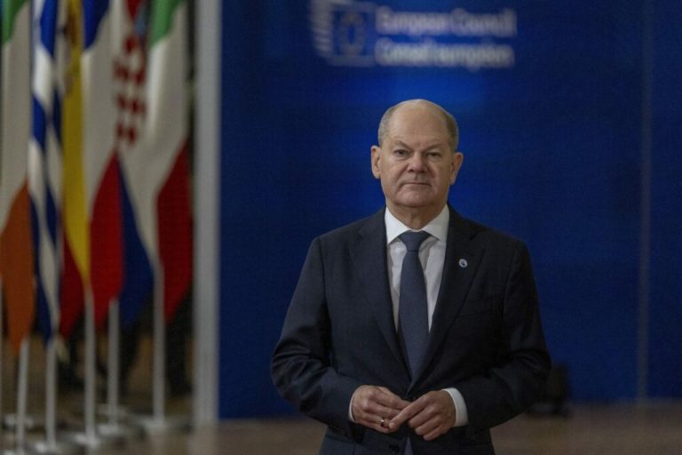Ucraina, Scholz: “Inappropriato discutere ora di invio di truppe”
