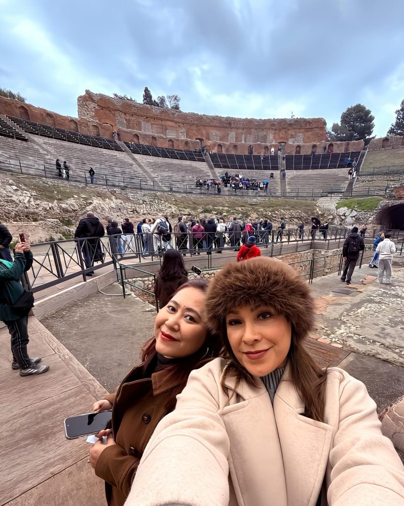 L'attrice Sheryl Cruz in vacanza a Taormina: "Città bellissima" 1 Sheryl Cruz 02