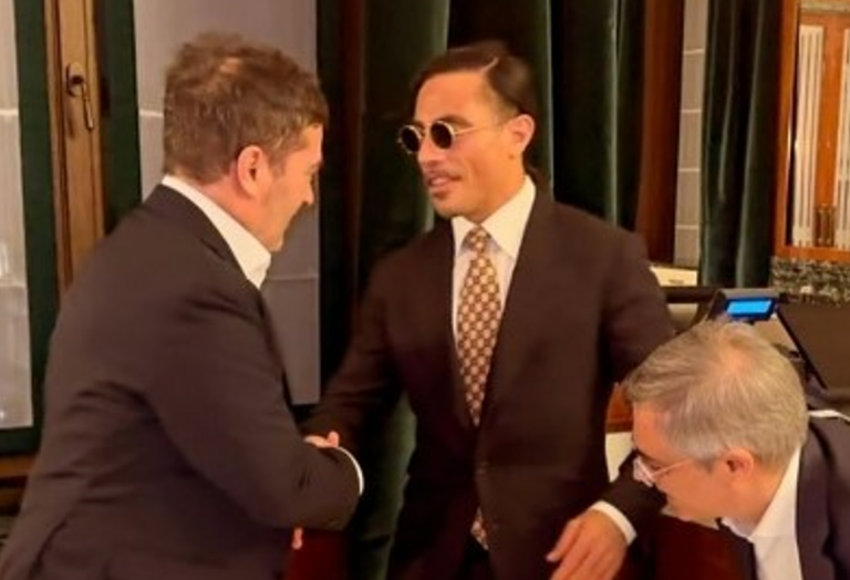 Salt Bae firma con Statuto. Apre un ristorante di lusso a Milano, poi Taormina? Retroscena esclusivo (VIDEO)