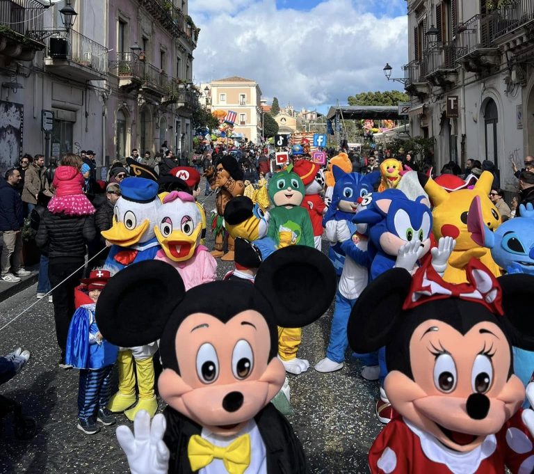 Carnevale di Acireale 2025: tradizione e magia siciliana. Schifani: “Evento di forte attrazione turistica”