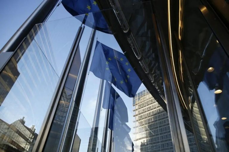 Dazi, Commissione Ue: “Trump va nella direzione sbagliata, reagiremo”
