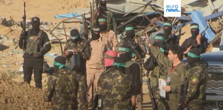 Israele libera 183 palestinesi dopo il rilascio di 3 ostaggi a Gaza