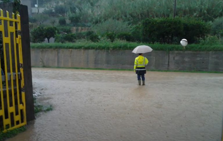 A Taormina il golf non ha insegnato niente: SS185 come una vasca da bagno, la storia si ripete (VIDEO)