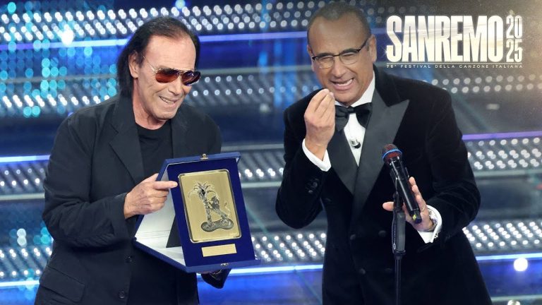 Sanremo 2025, Antonello Venditti riceve il premio alla carriera