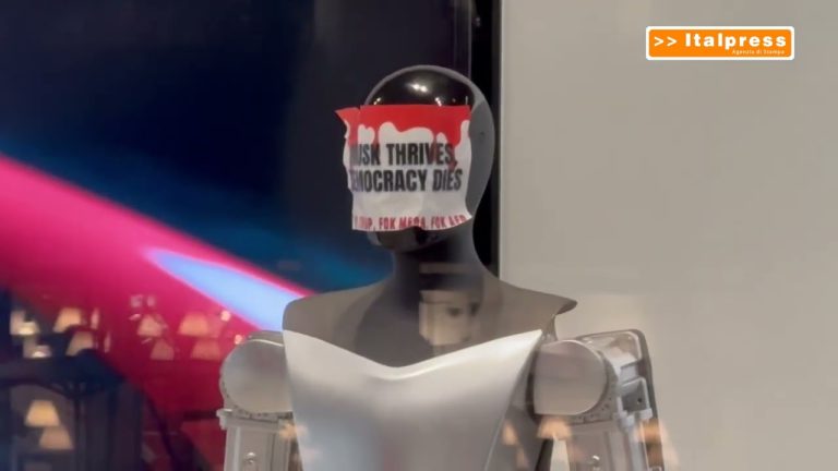 Imbrattato uno store Tesla in Italia