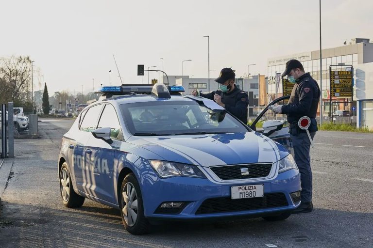 Poliziotti feriti a martellate in area servizio di Viverone Sud