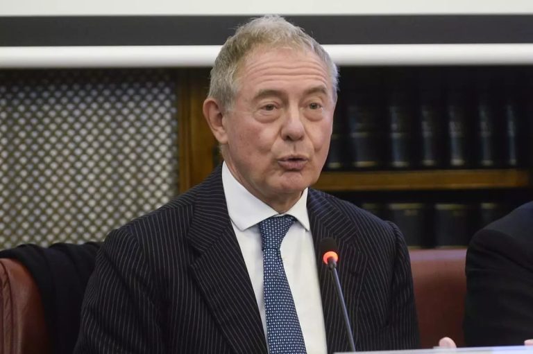 Il ministro Urso a Taormina: “Sicilia può diventare leader globale del turismo di lusso”