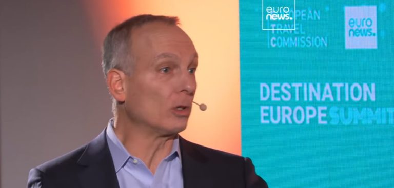 Fogel (Ad Booking.com): “Così l’IA trasformerà il settore dei viaggi”