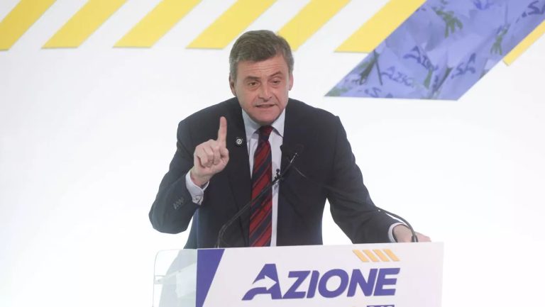 Calenda: “Siamo ad un tornante della storia, bipolarismo è fratturato”