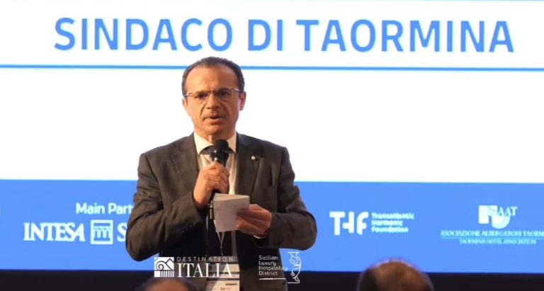 De Luca non si ferma alle partecipate: “A Taormina ora casinò, porto, polo fieristico e scuola antichi mestieri”