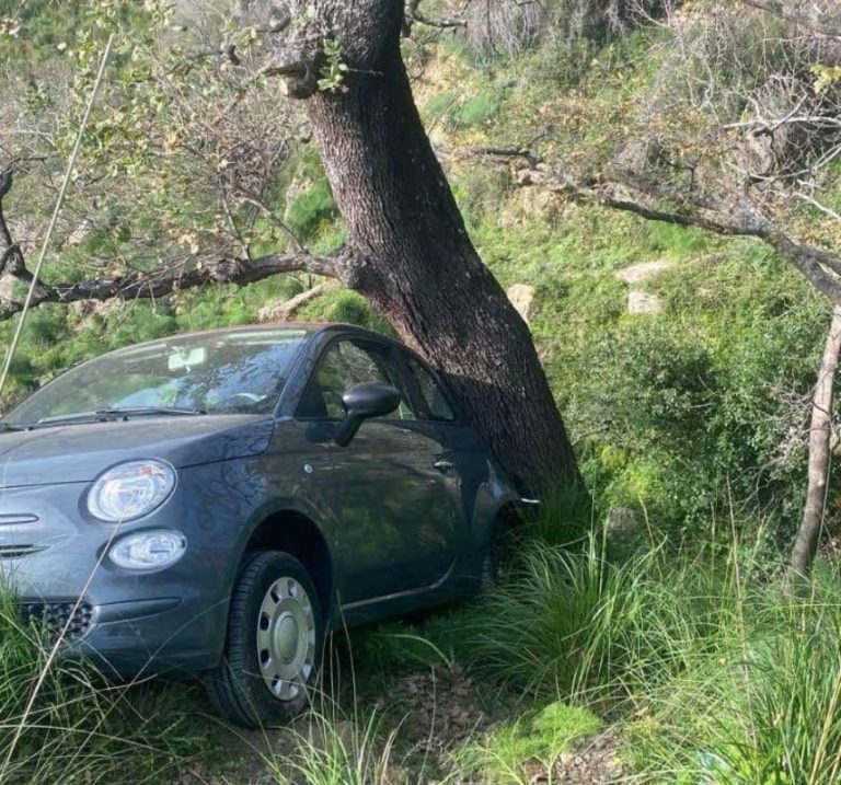 Tragedia sfiorata fra Taormina e Castelmola: due turisti spagnoli si salvano da un terribile incidente