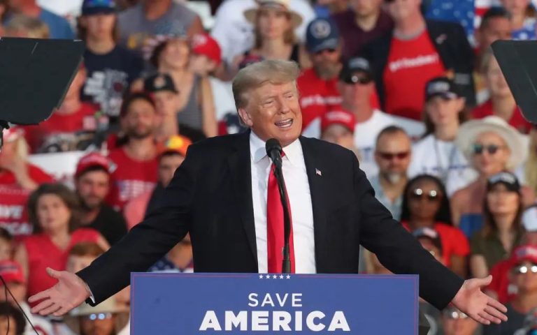 Trump annuncia “Dazi del 25% sulle auto prodotte fuori dagli Usa”