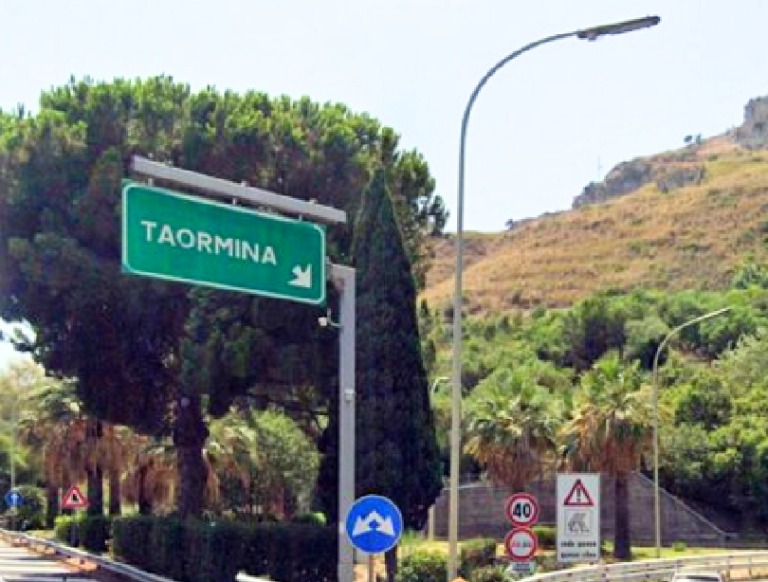 A18, lavori alla galleria Taormina: lo svincolo riaprirà il 12 aprile
