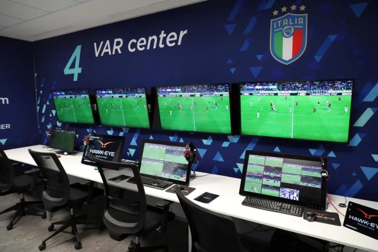 Var: rivoluzione in Serie A. In arrivo audio e grafiche sui maxischermi