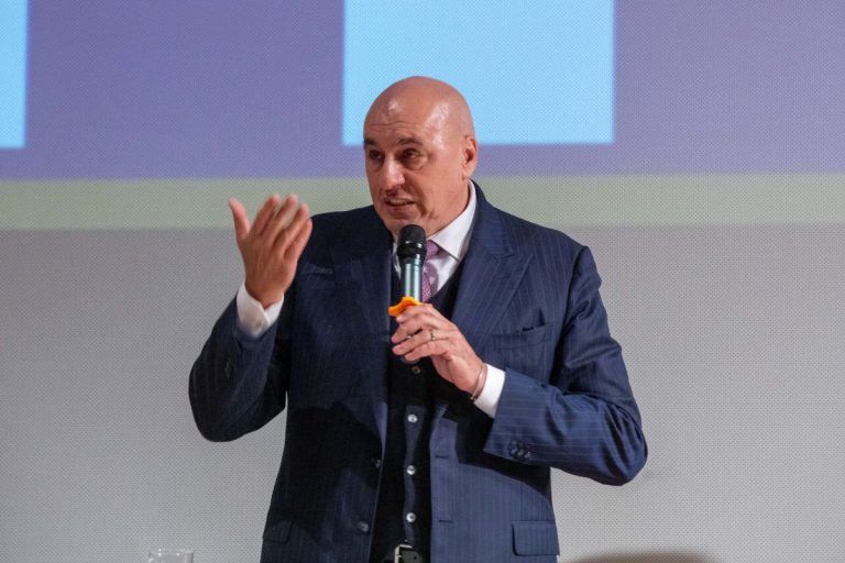 Crosetto: “Per reagire ai dazi all’Europa serve crescita mercato interno”