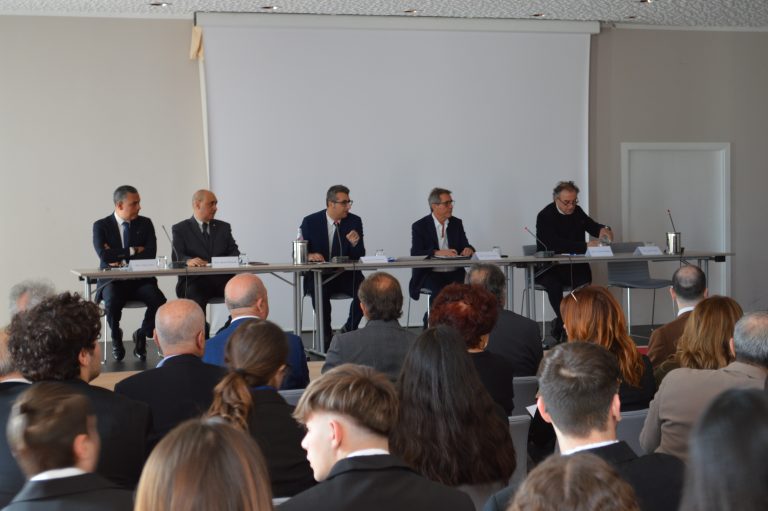 Turismo e Sicurezza, meeting di successo: Governo pronto a dare i rinforzi al Commissariato PS di Taormina