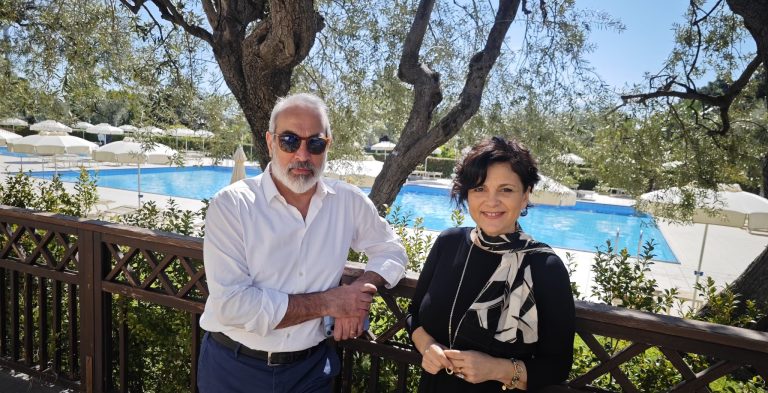 “Turisma 2025, Destinazioni e Confini”: il 15 aprile l’evento all’UnaHotels Naxos Beach Sicilia “Turisma 2025, Destinazioni e Confini”: il 15 aprile l’evento all’UnaHotels Naxos Beach Sicilia