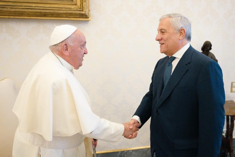 Tajani: “Papa Francesco amico dell’Italia. Ci protegga da lassù”